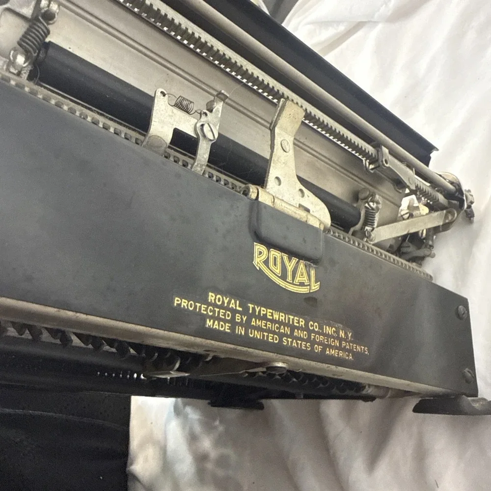 Vintage Royal 10? Standard Manual Typewriter Glass Keys Office Writer 20's 30's